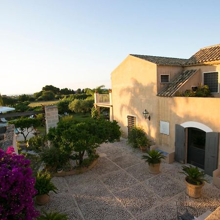 Baglio Sant'Andrea Bed & Breakfast Валдериче Екстериор снимка