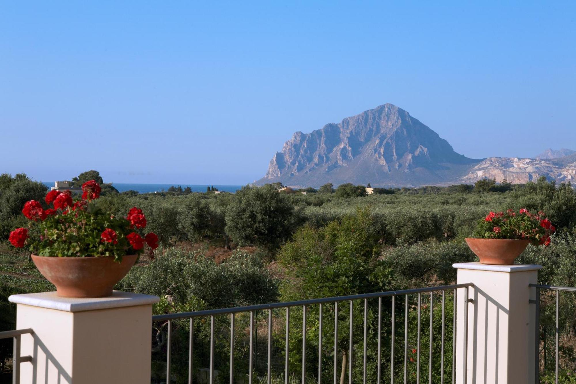 Baglio Sant'Andrea Bed & Breakfast Валдериче Екстериор снимка