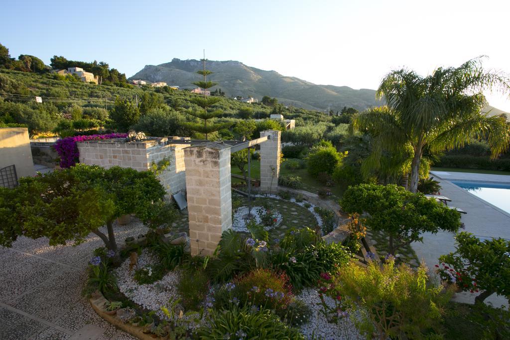 Baglio Sant'Andrea Bed & Breakfast Валдериче Екстериор снимка