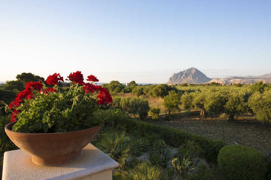Baglio Sant'Andrea Bed & Breakfast Валдериче Екстериор снимка