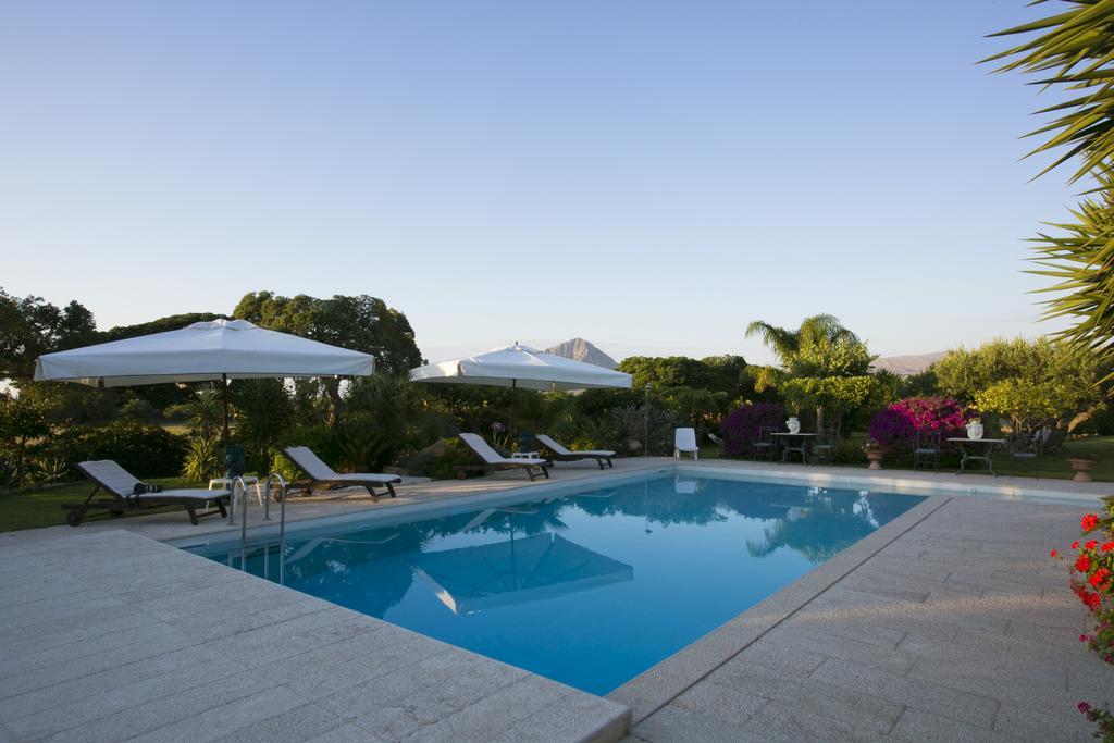 Baglio Sant'Andrea Bed & Breakfast Валдериче Екстериор снимка