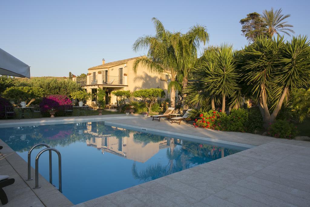 Baglio Sant'Andrea Bed & Breakfast Валдериче Екстериор снимка