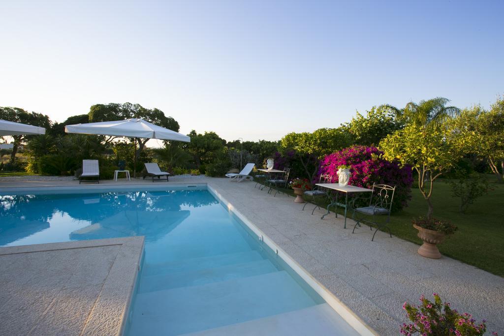 Baglio Sant'Andrea Bed & Breakfast Валдериче Екстериор снимка